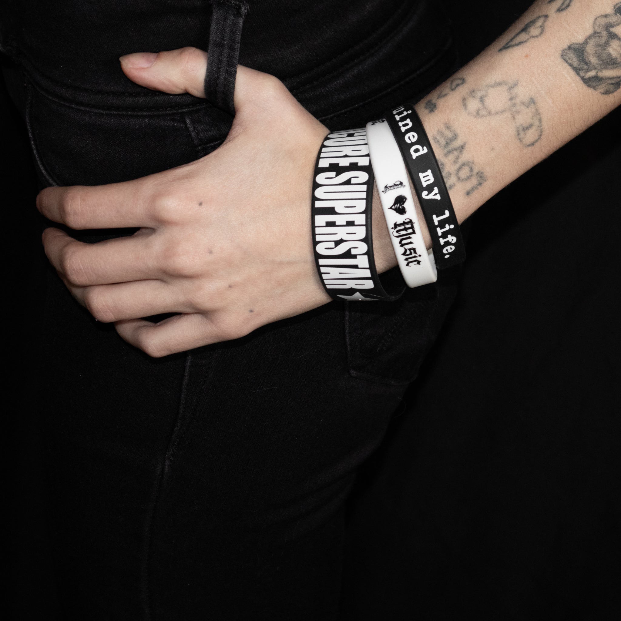 avril bracelet set